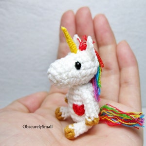 Adorable licorne au crochet - licorne Amigurumi - réalisée sur commande