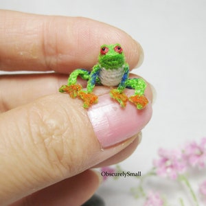 Tiny Crochet Frog - Amigurumi Frog - Made to Order