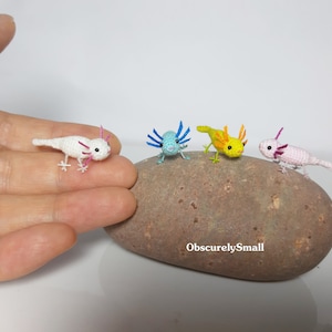 Miniatur gehäkeltes Axolotl: Winziges Amigurumi Tier