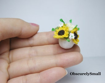 Jarrón miniatura de ganchillo con flores - Flor amigurumi - Hecho por encargo