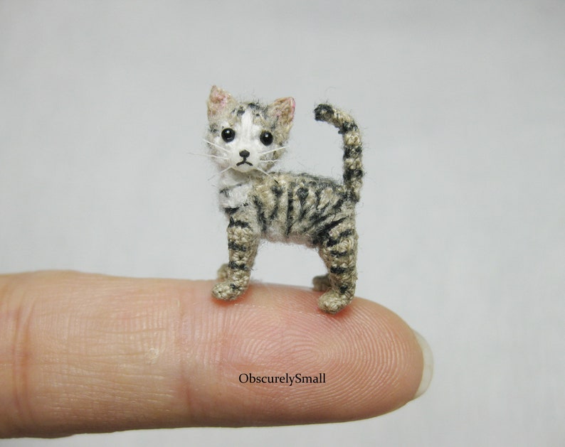 Tiny Crochet Ocicat Amigurumi Cat Op bestelling gemaakt Grijs