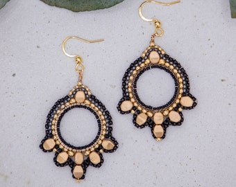 Handmade pearl earrings in grey, gold, black, unique, elegant earrings, statement earrings, boho earrings, brickstitch, summer earrings