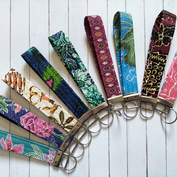 Fabric wristlet, batik key fob wristlet, batik keyring, key fob holder, Malaysian batik fabric