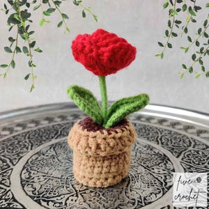 Crochet Red Rose in a Pot, Handcrafted Rose Plant, Unique Flower, Nature Lover&#39;s Perfect Home or Office Decor, Gift for Her