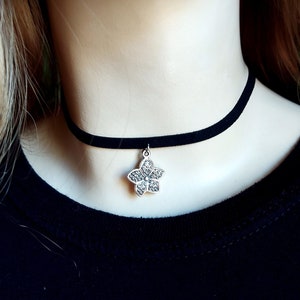 Black Choker Necklace: Flower Collar, Silver Tone Alloy