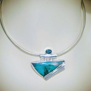Handmade Sterling Silver Chrysoprase Pendant Necklace with Blue Topaz