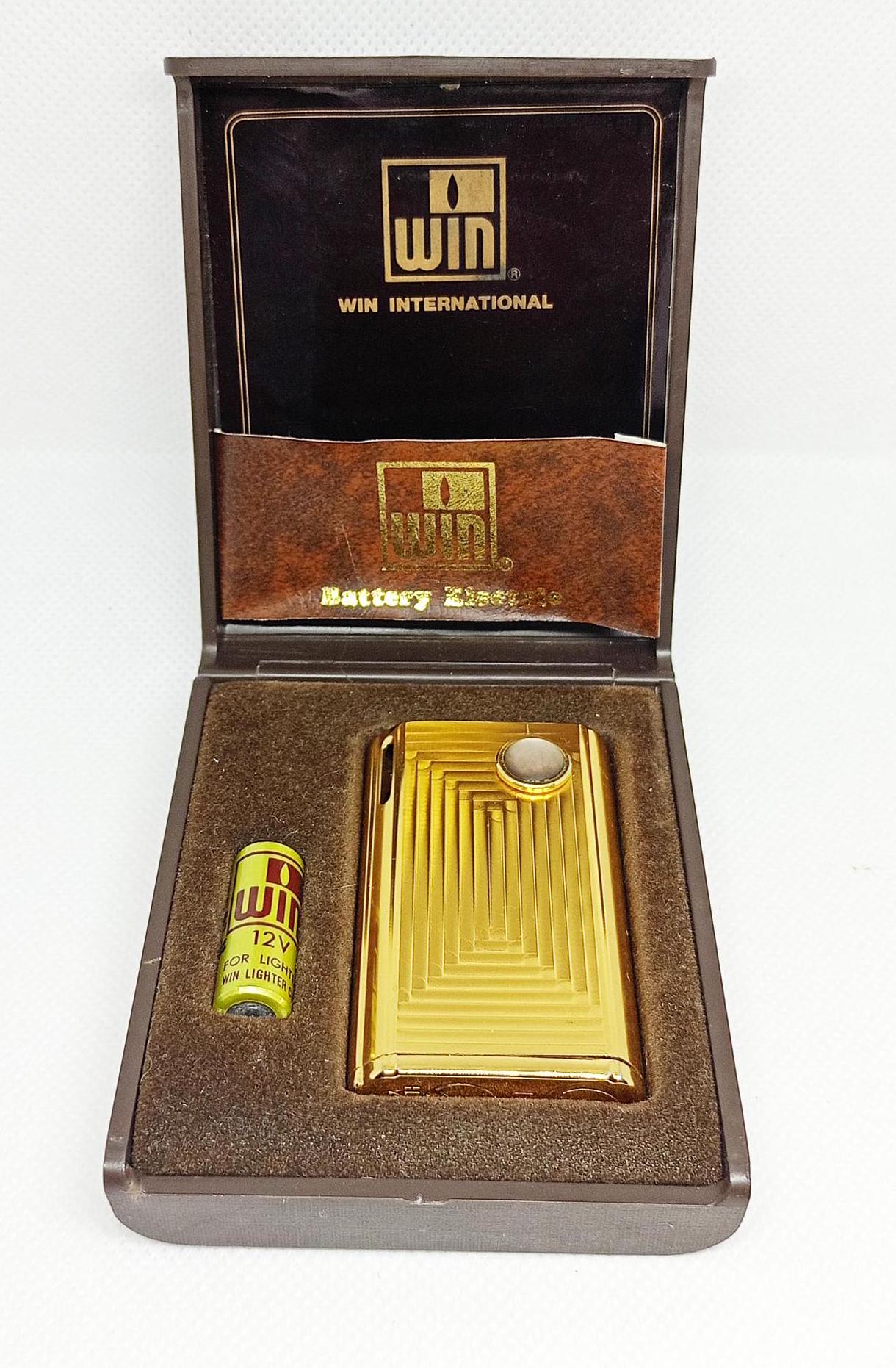 Vintage Rare Elegant WIN Gold Plated Lighter