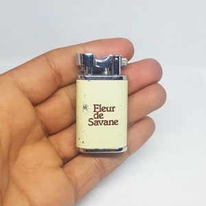 Beautiful Lift Arm Yibao Gas Lighter Fleur De Savane - Collectible lighter - Vintage lighter
