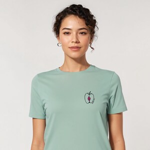 T-Shirt, Vulvaart, Feminismus, Illustration,An apple a day, Biobaumwolle, mint, Fairtrade