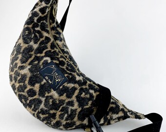 Moonbag leopard pattern, crossbody bag, feminism, fair trade