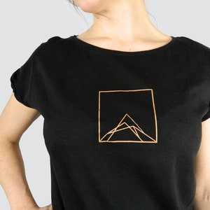 Fairtrade shirt with geometric mountain in copper