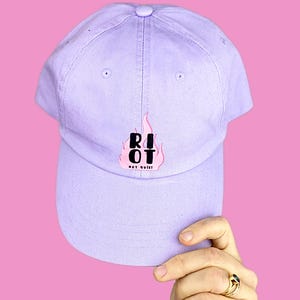 Lila 6 Panel Cap, Riot not quiet, Baumwolle, Feminismus, Statement Käppi