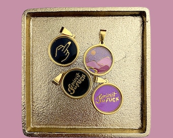 Feminist necklace in 18K gold-plated stainless steel | Statement jewelry | Empowerment pendant | Boobieful Nature