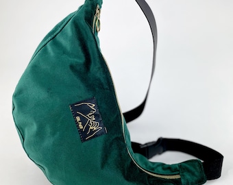 This Girl Can, MOONBAG, velvet, green, GIRL POWER, handbag, leopard print, crossbody bag