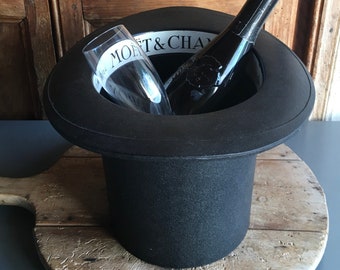 MOET & CHANDON Champán francés vintage, enfriador de vino, cubitera, en forma de sombrero de copa.