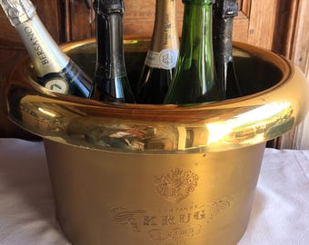 Authentischer KRUG Reims, BIG SIZE, Mehrfachflasche, dreifacher Magnum-Champagner, Weinkühler, Eiskübel. Goldfarben.