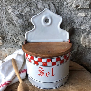 Vintage French ENAMEL “boite au SEL” salt box. LUSTUCRU checkered decoration. Big size. Can hang or stand. French country farmhouse kitchen