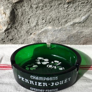 Cendrier vintage « PERRIER-JOUËT » Champagne « Belle Epoque », cendrier. Homme des cavernes, cadeau homme, champagne de collection.