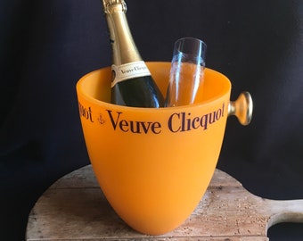 VEUVE CLICQUOT (Cliquot) Nevera para champán francesa vintage, en muy buen estado. Publicidad, bistró, decoración de bar, encimera de bar.