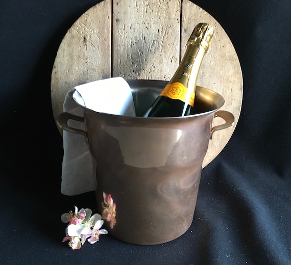 Vintage Copper Bucket With Metal Handle / Storage / Kitchen Display Decor /  Country / Farmhouse / Vase / Ice Bucket on Bar Cart / Planter 