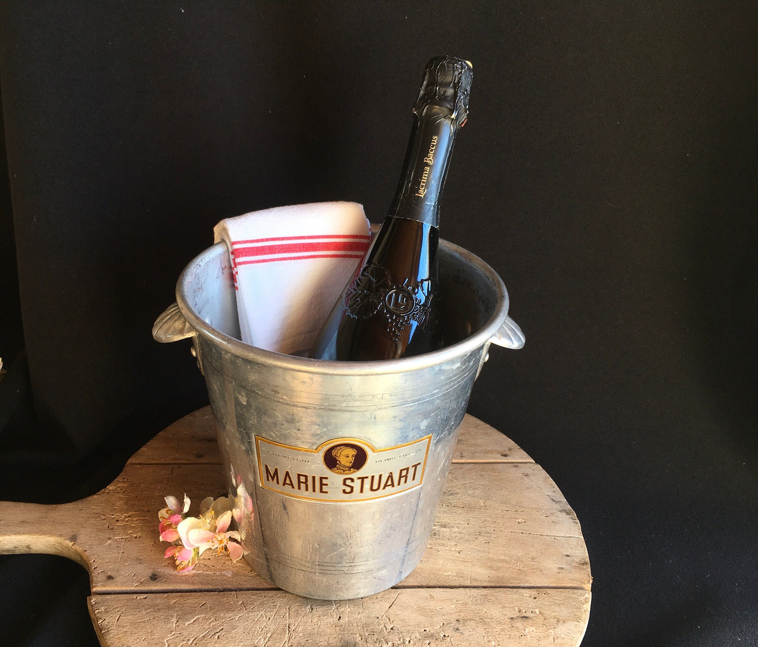 Malodorant Un Seau à Champagne Mary Stuart, Une Glacière, Un Glace. Logo sur 1 Côté. Années 1970. A