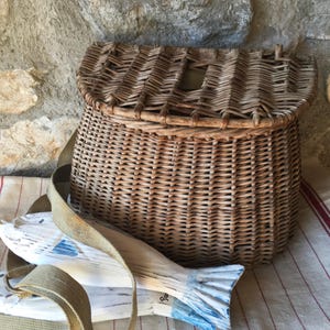 Ancien rare panier créel en osier pêcheur à la mouche avec