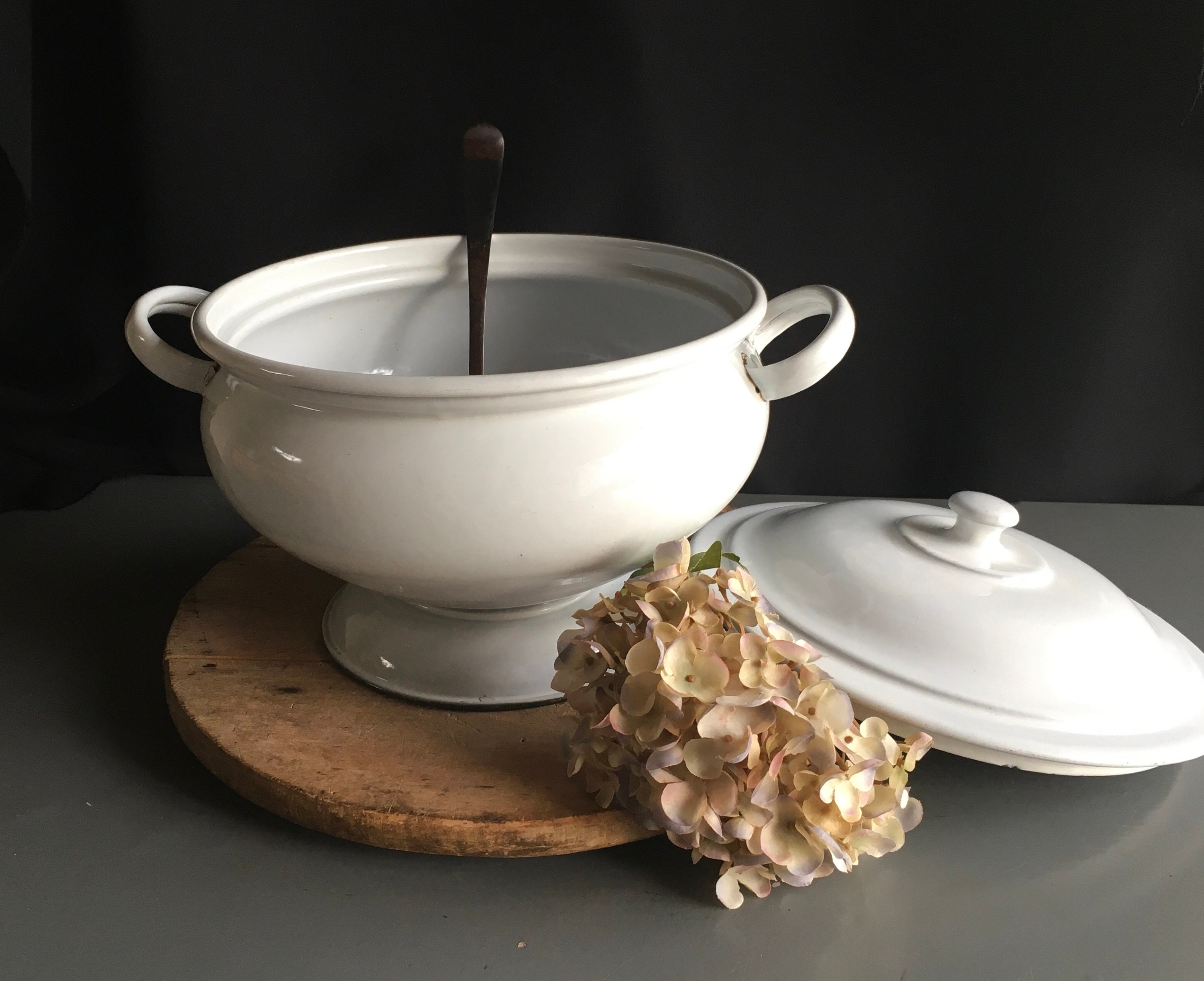 Enamel Vintage Français Pieds Soup Tureen Ou