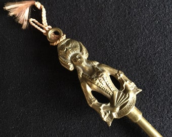 BRASS toasting fork, with a madame de POMPADOUR handle, can’t see Madame de Pompadour sitting by the fire and toasting her bread somehow!