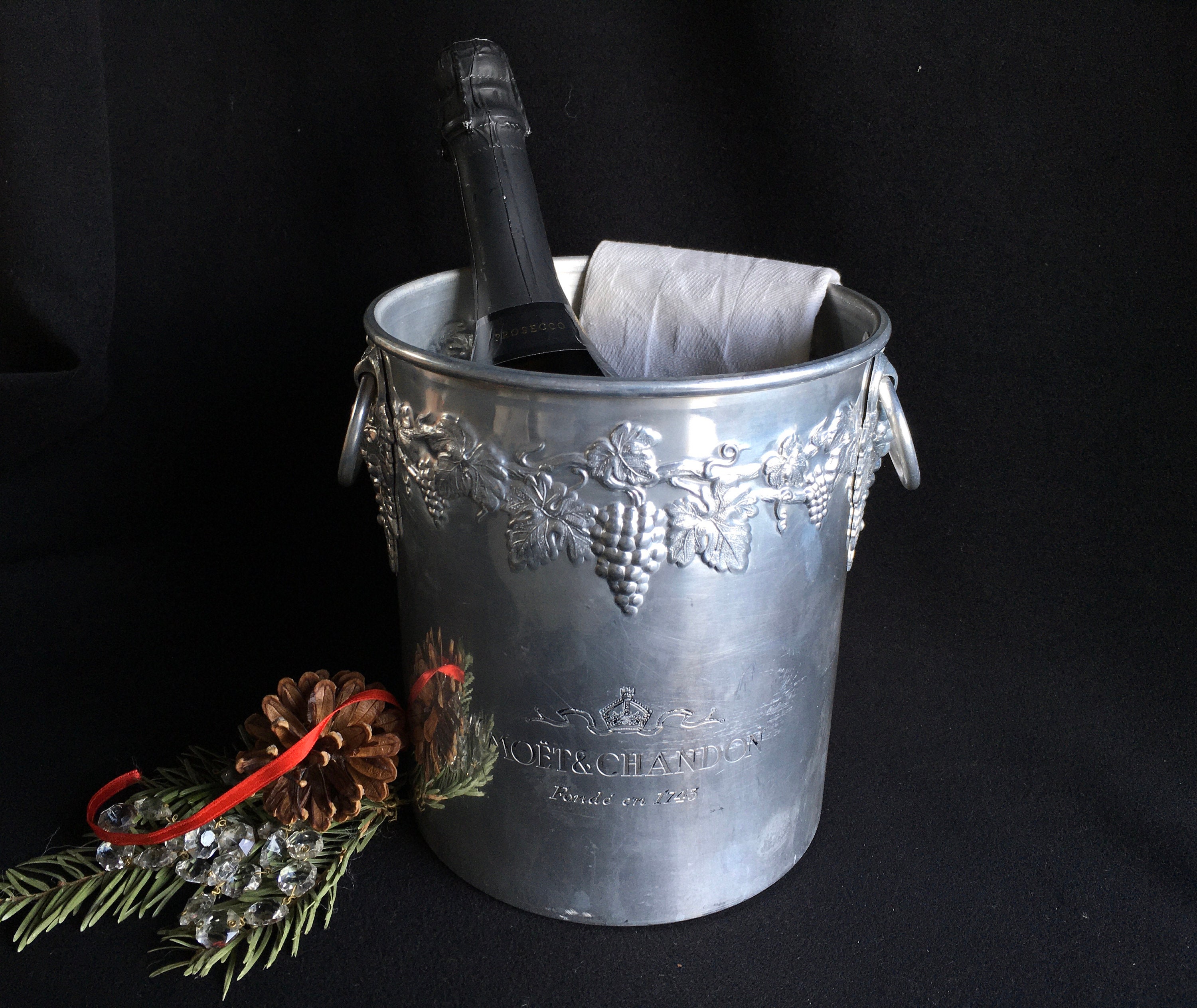 Moet & Chandon Millésime Français Champagne en Métal, Refroidisseur de Vin, Seau à Glace. Raisins Ga