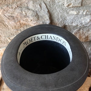 MOET & CHANDON Champán francés vintage, enfriador de vino, cubitera, en forma de sombrero de copa. imagen 3
