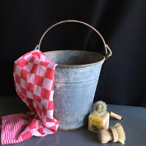 Vintage Galvanized zinc bucket, made in France. Cute and water tight. Planter, flower pot, bucket