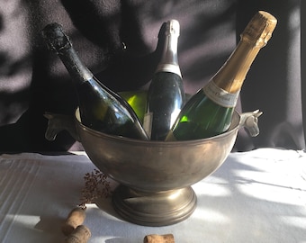 multi-bouteilles françaises vintage, triple magnum, seau à champagne, refroidisseur à vin, seau à glace. Anses en tête de cheval. Autrefois, elle était en métal argenté.