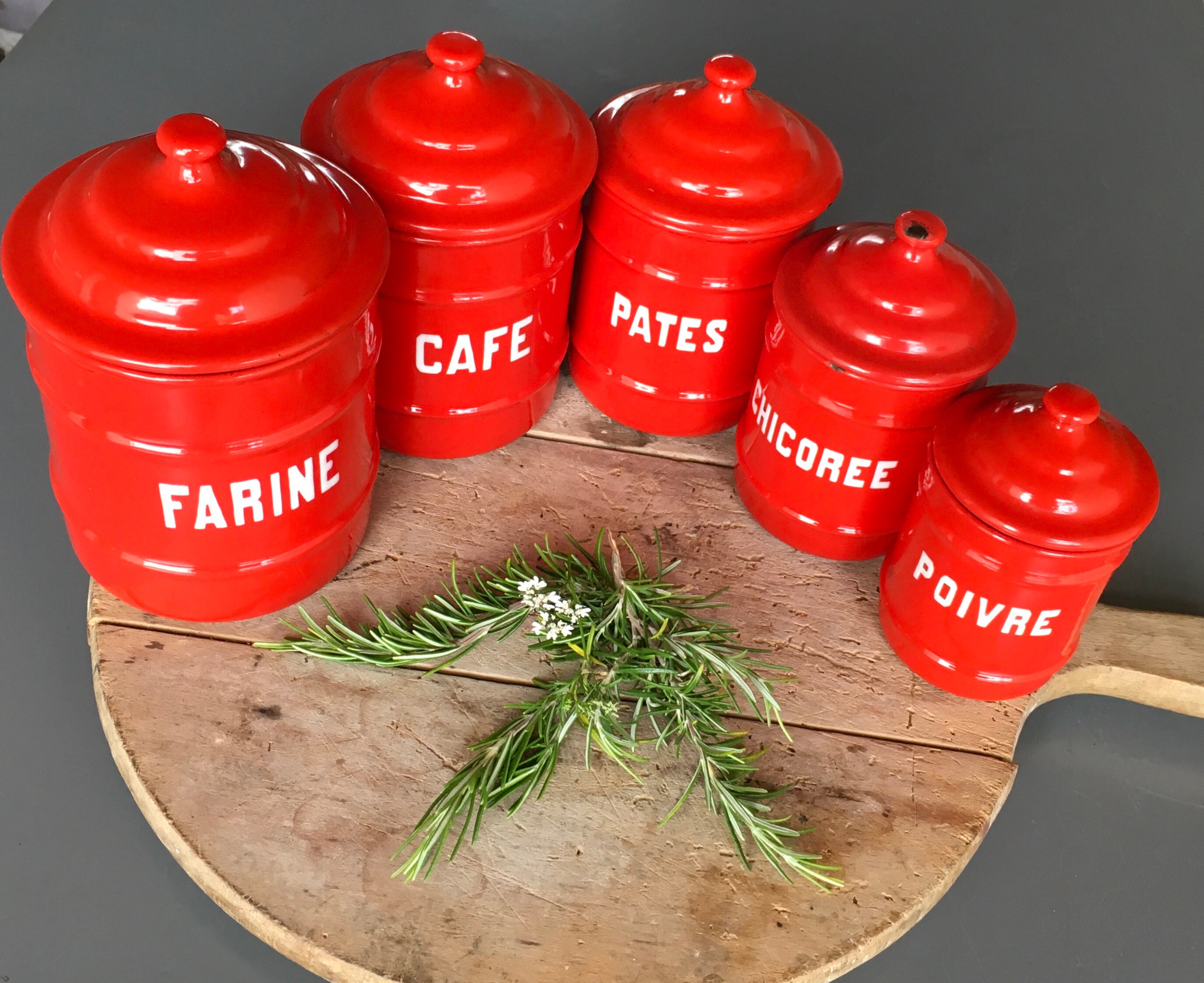 5 Pots de Cuisine Vintage Red Français Enamel, Bidons, Conteneurs Stockage. Écriture Blanche. Décora