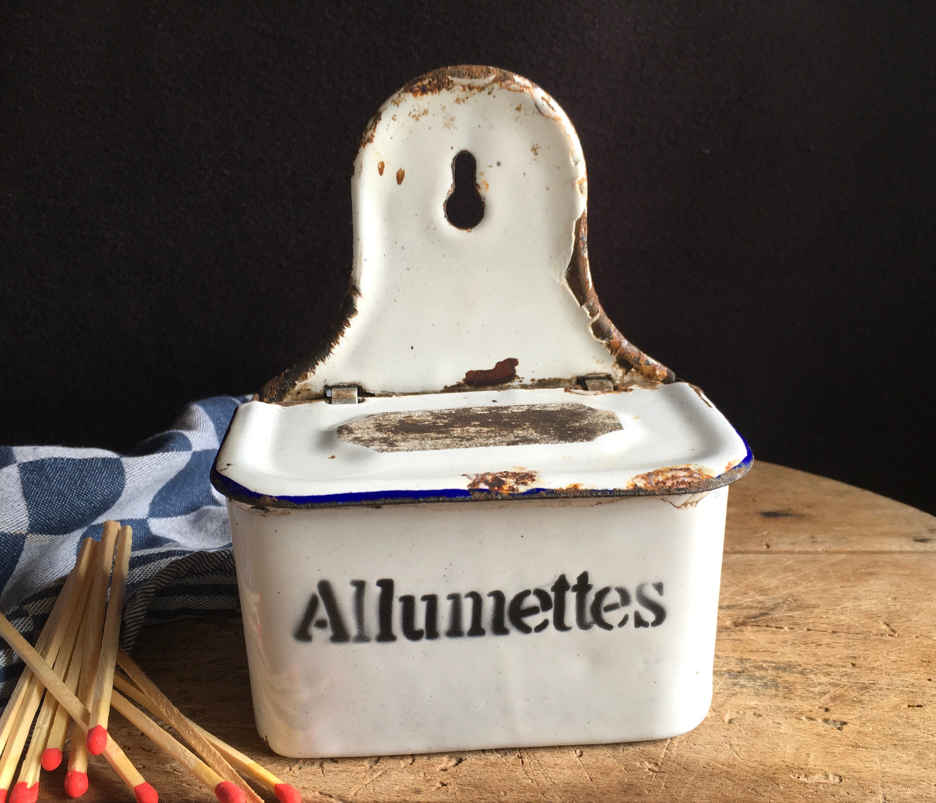 Boîte à allumettes ancienne en tôle émaillée • EUR 14,50