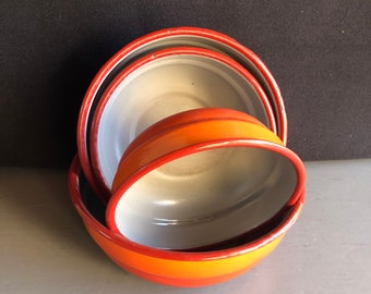 Set of 4 Vintage ENAMEL serving / salad bowls. Terracotta colored with grey interior. Very good condition. Camping, Camper Van, VW, boating