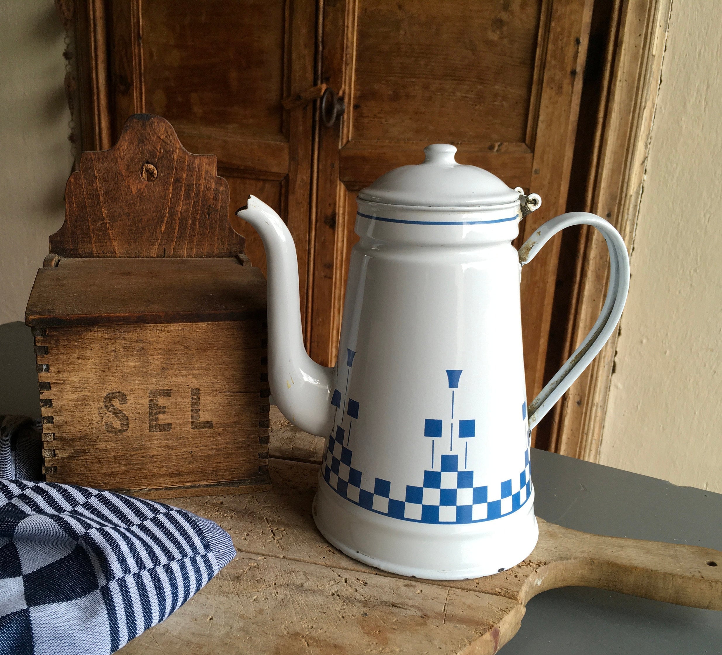 Pichet de Pot Français Millésimé Enamel Vintage, Très Bon État. Années 1950. Conception Damier/Lucus