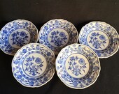 5 MEISSEN bleu ONION dessert plates. They do not have the 2 swords but have MEISSEN written on them. Hence the price.