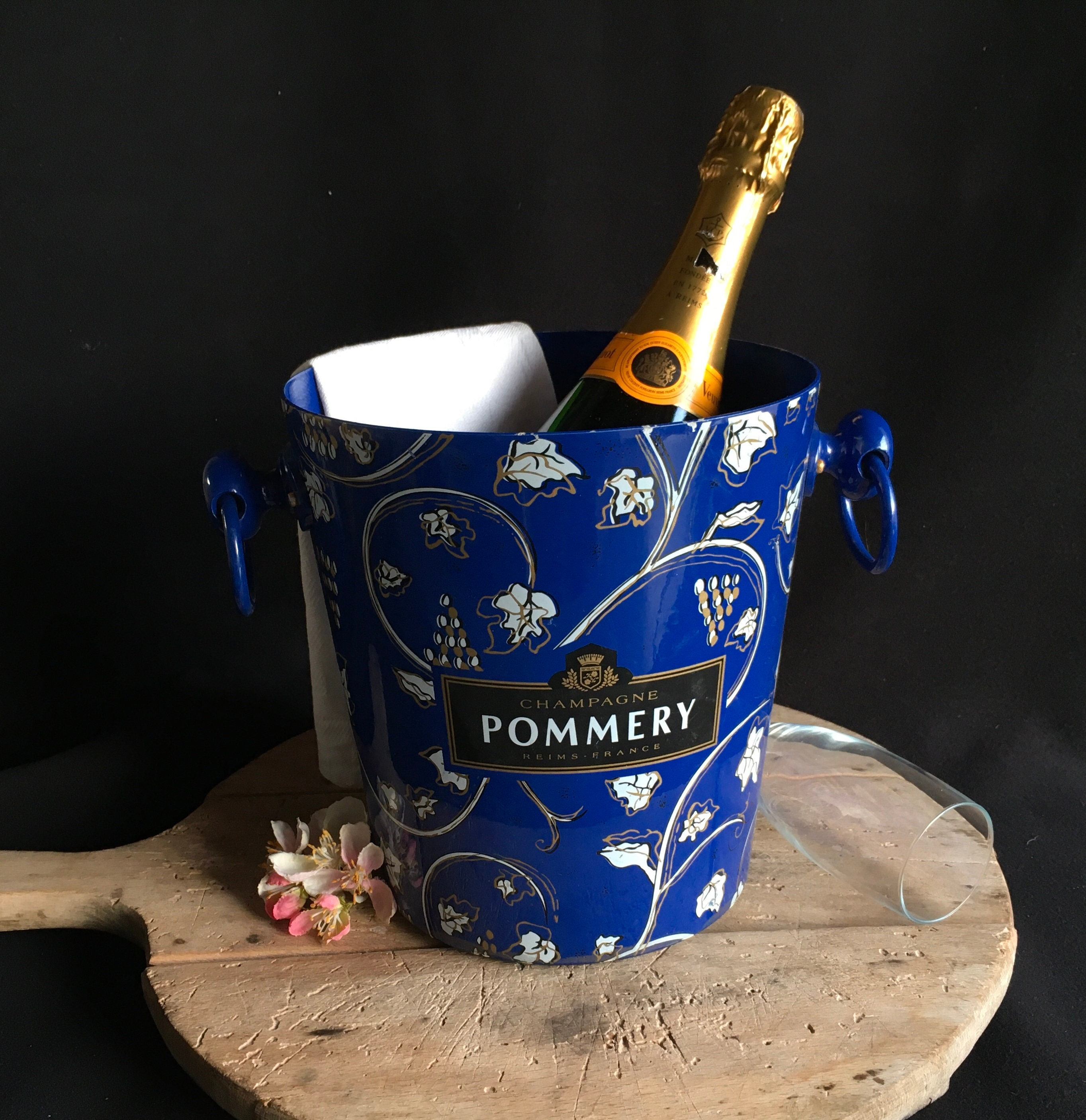 Seau à Champagne Pommery Millésimé, Glacière, Seau Glace. Pommery Marque Bleu avec Décorations Art N