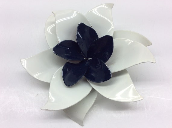 Lisner’s, Stunning Flower Brooch,Never Worn, Vint… - image 1