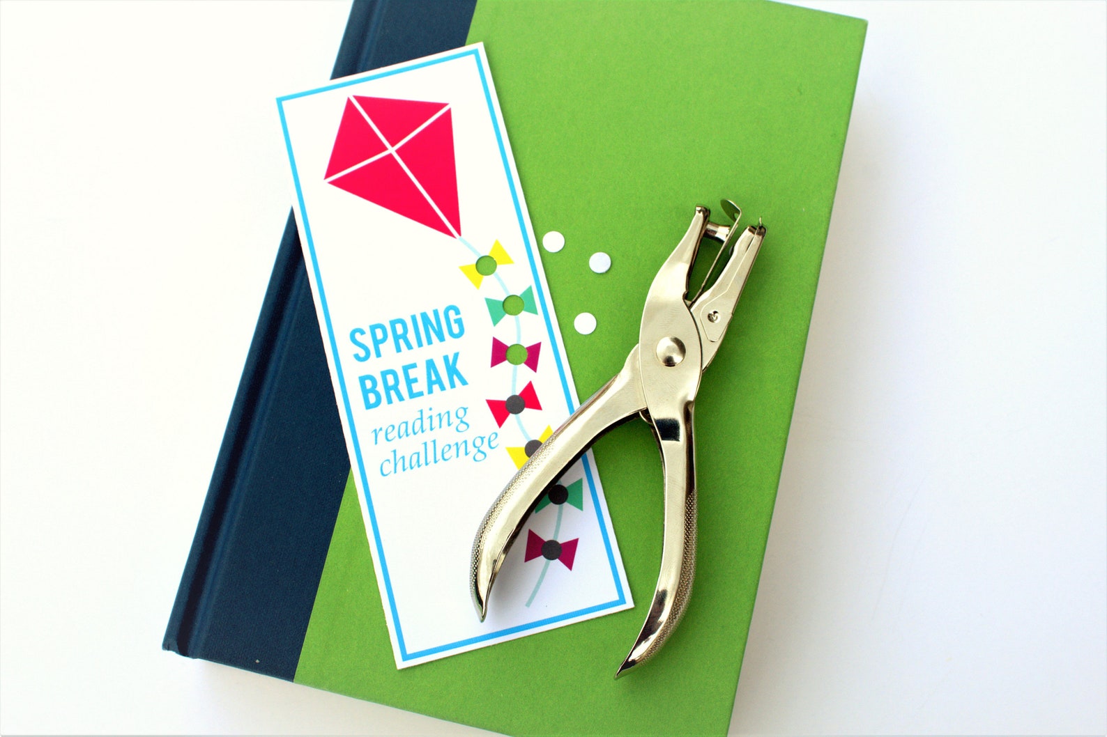 Spring Break Reading Challenge Bookmarks - Etsy