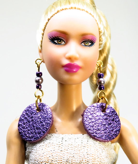 Barbie doll outlet with earrings