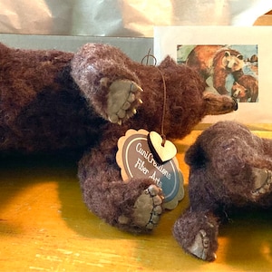 Needle Felted Grizzly Bear Mama and Cub Made-to-Order, Woodland Animal, Fiber Art, One of a Kind, Unique, Nature Decor image 9