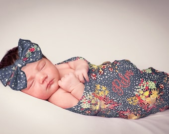 Personalisierte Blumen Swaddle Decke & Stirnband Set, Baby Geschenk für Mädchen