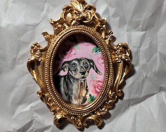 Petits portraits d'animaux de compagnie personnalisés dans un cadre doré