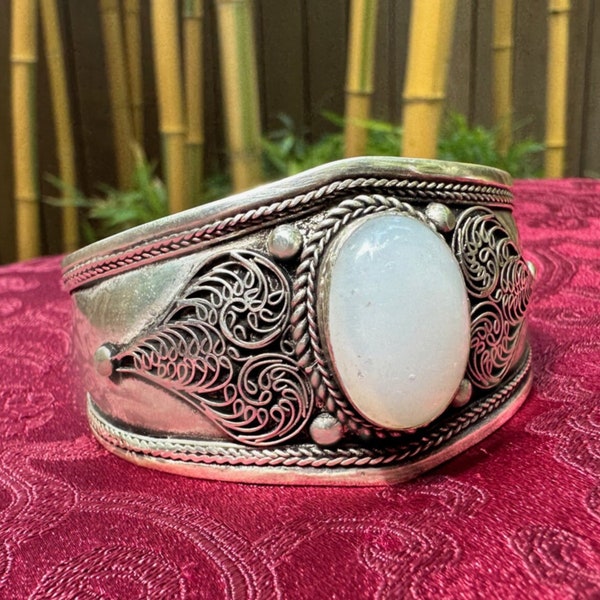 Beautiful silver Bracelet from Nepal FILIGREE with Moonstone