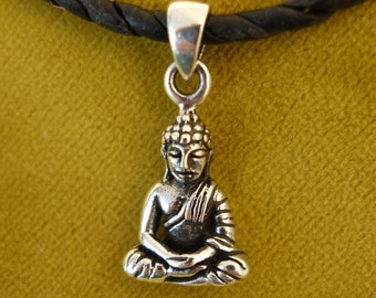 Tibet. Piccolo ciondolo Buddha dal Nepal, amuleto in argento sterling massiccio 925, senza nichel