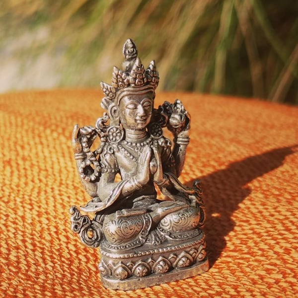 OLD tibet. Miniature Avalokiteshvara, Chenrezig Statue in SILVER