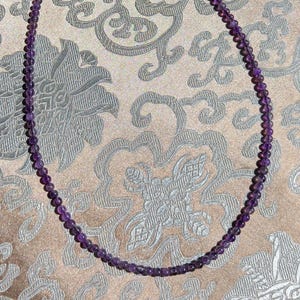 Tibet. Collier d'améthyste · Artisanat traditionnel népalais · 56 cm · Violet