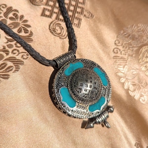 Great Tibetan AMULET Gau, Ghau from Nepal, Endless Knot for Endless Love, Turquoise