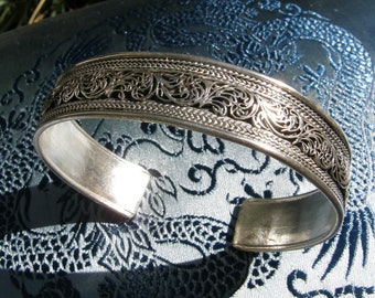 Very beautiful silver Bangle from Nepal, filigree Handwork